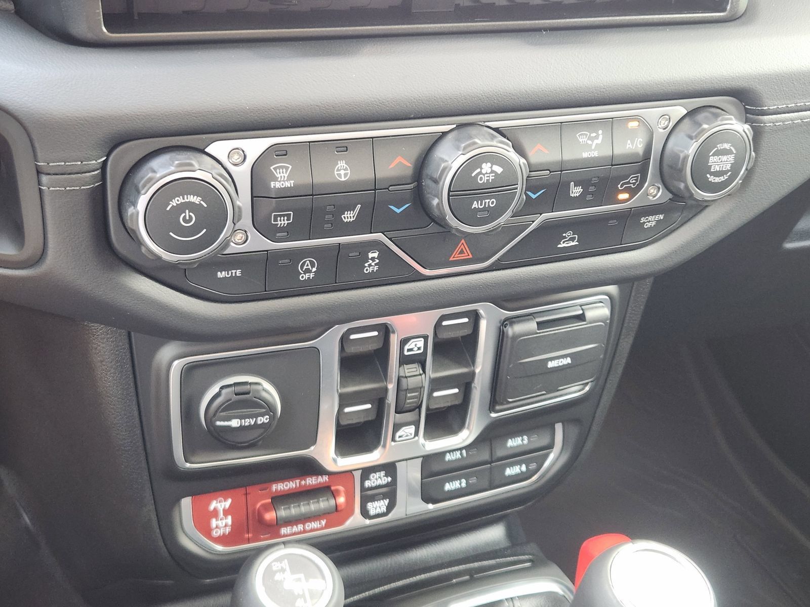 New 2026 Jeep Gladiator Sport AWD/4WD image 18