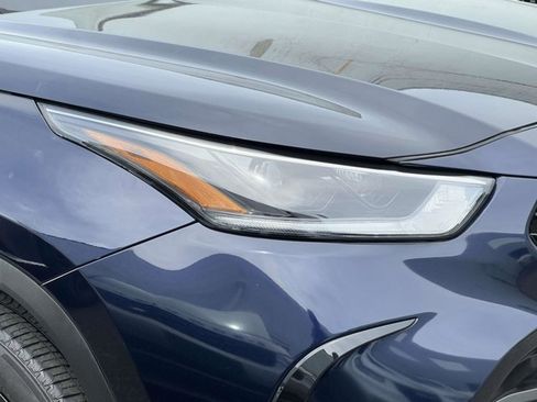 Used 2023 Toyota Highlander XSE AWD/4WD image 9