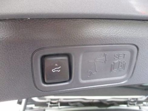 Used 2024 Ford Expedition XLT image 5