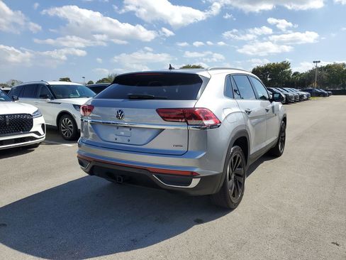 Used 2020 Volkswagen Atlas Cross Sport SE w/ Panoramic Sunroof Package image 4