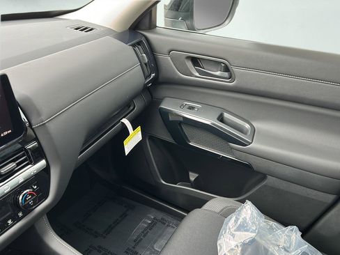 New 2026 Nissan Pathfinder SV image 23