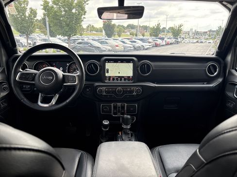 Used 2020 Jeep Wrangler Unlimited Sahara AWD/4WD image 26