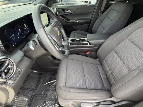 Used 2025 Chevrolet Equinox LT FWD image 15