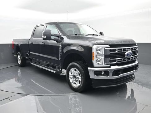 Used 2025 Ford F250 XLT AWD/4WD image 3