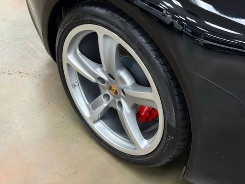 Used 2014 Porsche 911 Carrera S image 17