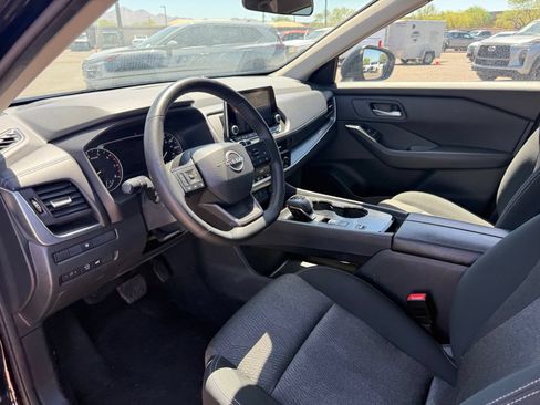 Certified 2025 Nissan Rogue SV FWD image 14
