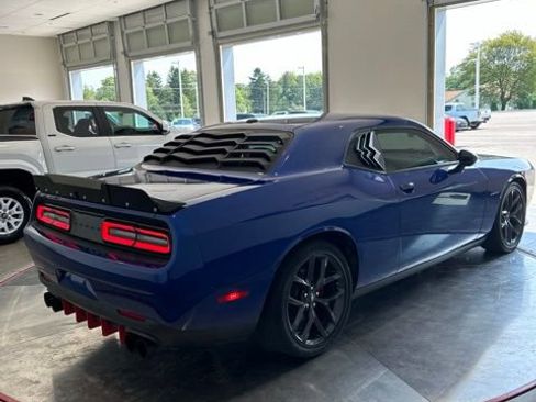 Used 2022 Dodge Challenger R/T w/ Blacktop Package RWD image 4