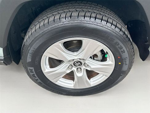 Used 2021 Toyota RAV4 XLE image 30