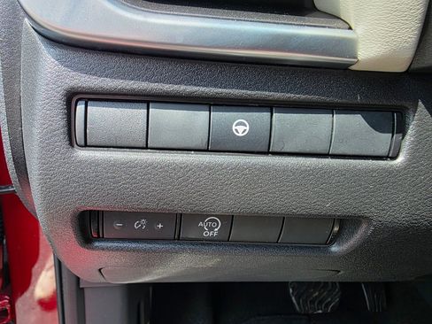 Used 2023 Nissan Rogue SV FWD image 18