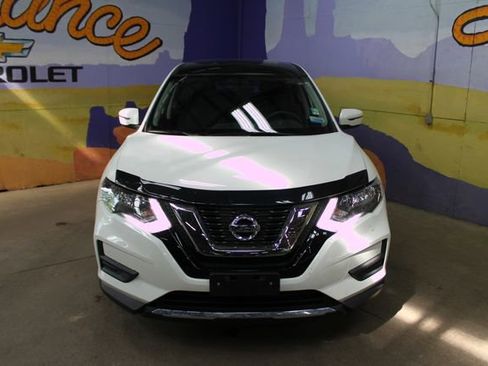 Used 2017 Nissan Rogue S FWD image 3