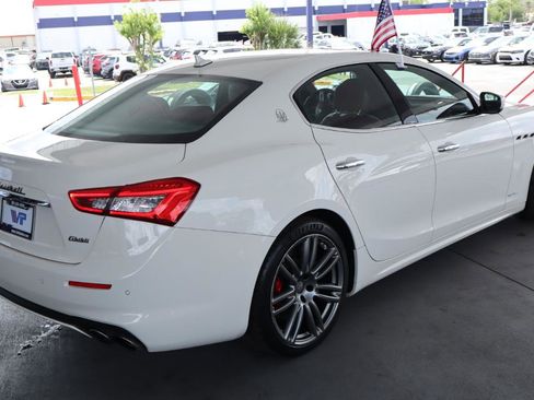 Used 2018 Maserati Ghibli S GranLusso RWD image 5