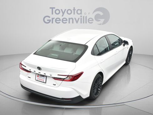 Used 2025 Toyota Camry LE w/ Convenience Package FWD image 14