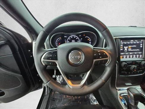 Used 2018 Jeep Grand Cherokee Altitude AWD/4WD image 28