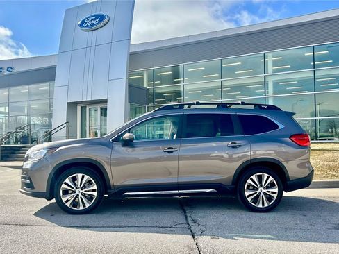 Used 2022 Subaru Ascent Limited w/ Technology Package image 3