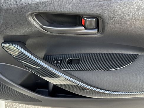 Used 2022 Toyota Corolla LE image 41