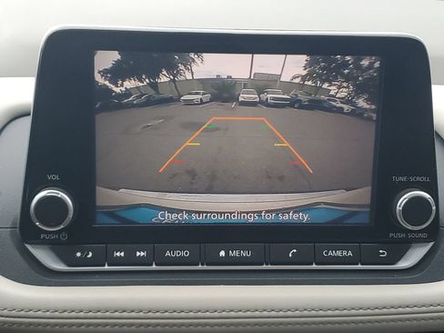 Used 2022 Nissan Rogue SV w/ SV Premium Package FWD image 23