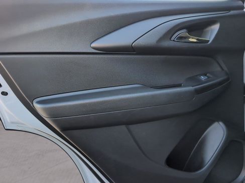 Used 2024 Chevrolet TrailBlazer LS image 32