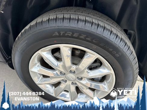 Used 2017 Jeep Cherokee Limited w/ Luxury Group image 19