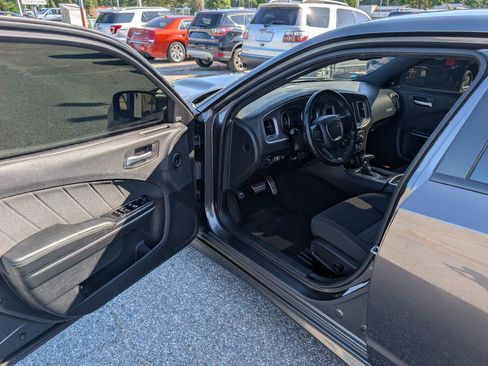Used 2019 Dodge Charger R/T RWD image 12
