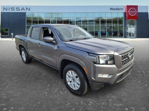 Certified 2024 Nissan Frontier SV w/ SV Convenience Package RWD image 3