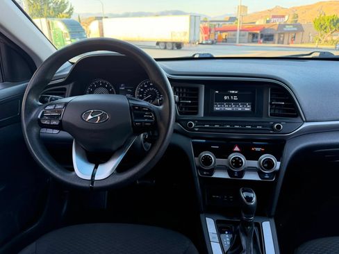 Used 2019 Hyundai Elantra SE w/ Cargo Package FWD image 15
