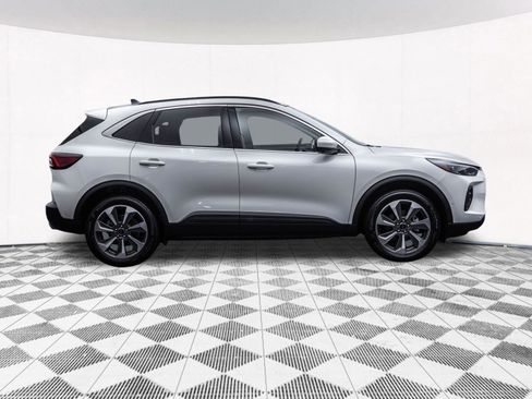 Used 2024 Ford Escape Platinum w/ Premium Technology Package image 13