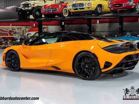 Used 2024 McLaren 750S Spider image 14