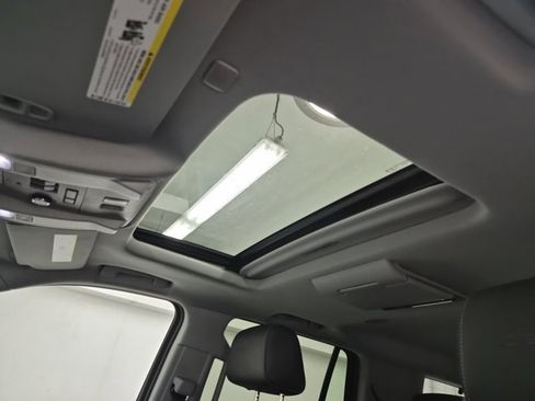Used 2019 GMC Yukon Denali w/ Denali Ultimate Package image 25