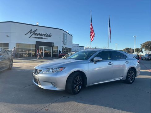 Used 2014 Lexus ES 300h image 1