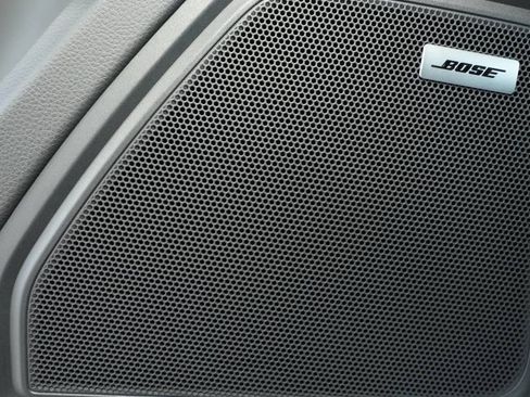 New 2025 Porsche Macan image 32