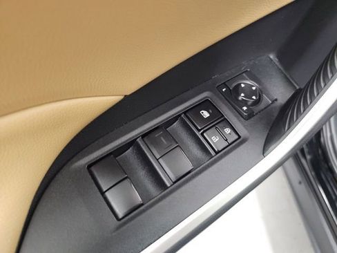 Used 2019 Toyota RAV4 XLE w/ Convenience Package image 12