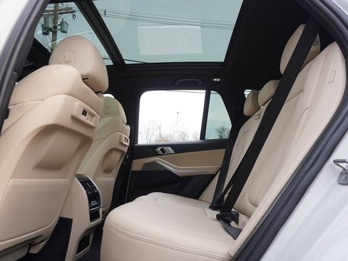 Used 2022 BMW X5 xDrive40i w/ Parking Assistance Package image 39