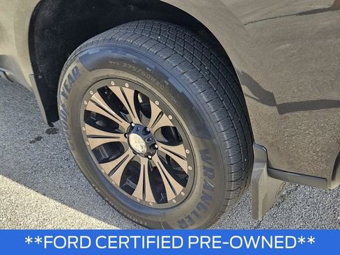 Used 2021 Chevrolet Silverado 1500 High Country w/ Technology Package AWD/4WD image 8