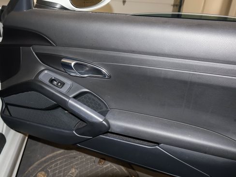 Used 2019 Porsche 718 Cayman RWD image 41