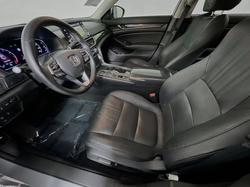 Used 2018 Honda Accord Touring image 15