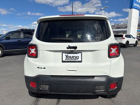 Used 2023 Jeep Renegade Latitude w/ Sun/Sound Group image 4