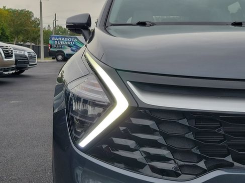 Used 2023 Kia Sportage EX image 7