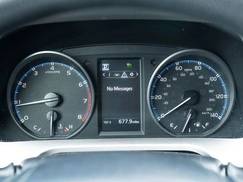 Used 2017 Toyota RAV4 LE FWD image 20