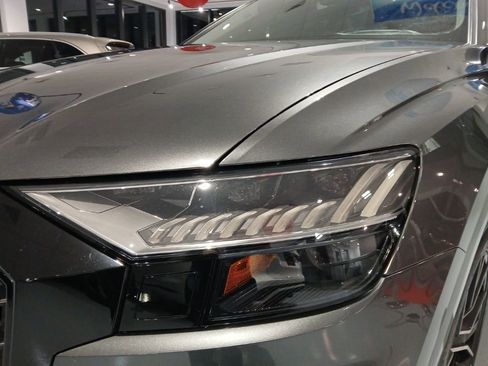 Used 2020 Audi Q8 Prestige image 3