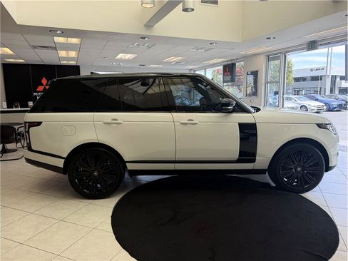 Used 2018 Land Rover Range Rover HSE AWD/4WD image 4