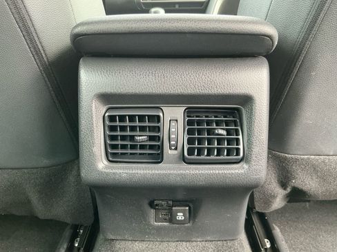 Used 2025 Toyota Camry SE image 19