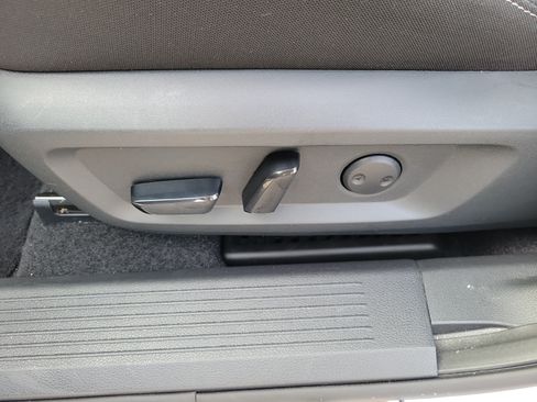Used 2022 Nissan Rogue SV FWD image 23
