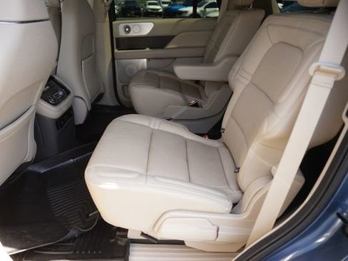 Used 2019 Lincoln Navigator Reserve AWD/4WD image 13