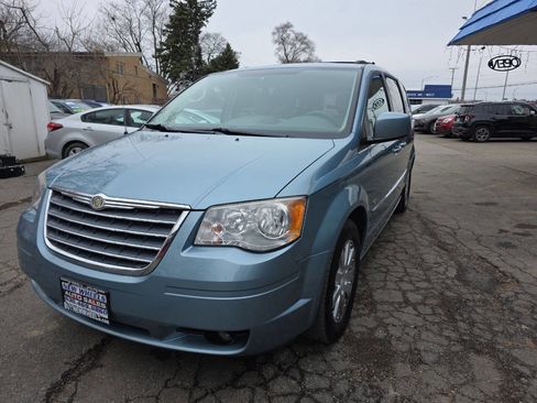 Used 2009 Chrysler Town & Country Touring image 1