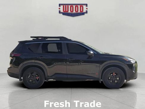 Used 2025 Nissan Rogue SV AWD/4WD image 2