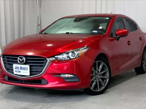 Used 2018 MAZDA MAZDA3 Touring FWD image 2