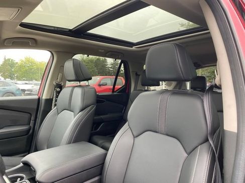 Used 2025 Honda Pilot Touring image 15