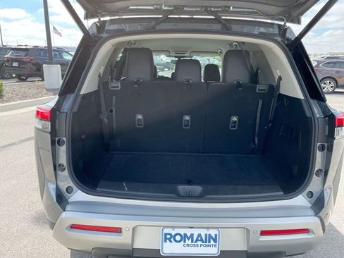 Used 2025 Nissan Pathfinder SL image 20