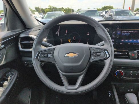 Used 2025 Chevrolet TrailBlazer LT AWD/4WD image 22