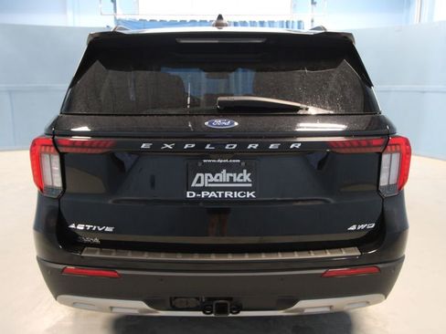 Used 2025 Ford Explorer Active w/ Active Comfort Package AWD/4WD image 30